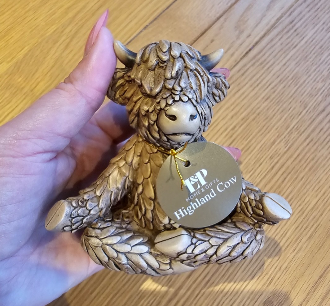 Kleine & Pavey Hughie Highland Cow Wine Figurine voor thuis en op